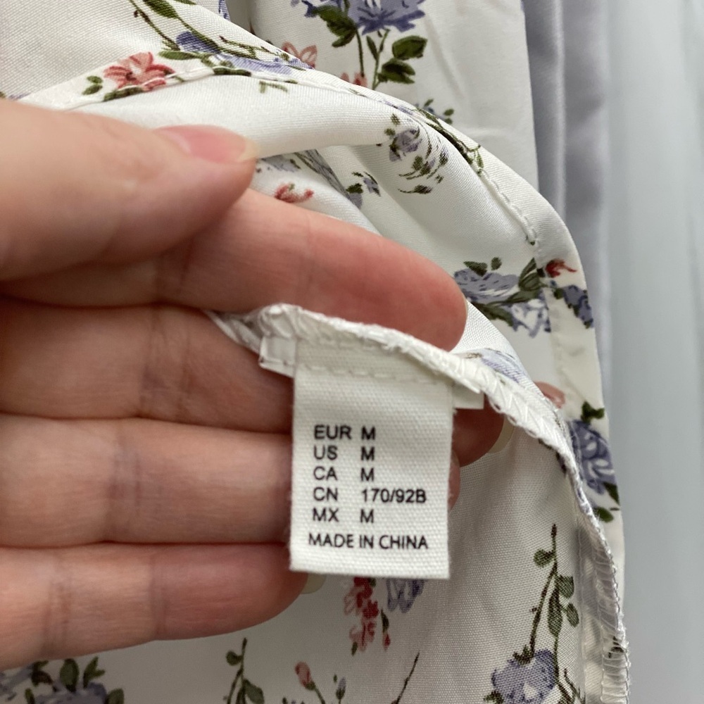 Floral Ruffle Neck Women's Top - Picture 4 of 4